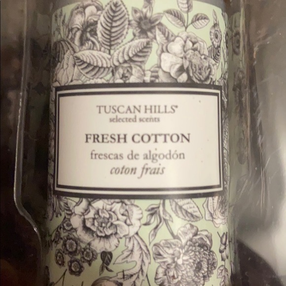 Lotion set with basket - Picture 2 of 8